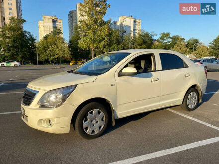 Равон R4 2019 в Киеве на Automoto.ua Белый Равон R4, объемом двигателя 1.49 л и пробегом 198 тыс. км за 4900 $, фото 1 на Automoto.ua