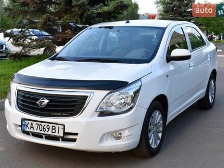 Равон R4 2020 в Киеве на Automoto.ua Белый Равон R4, объемом двигателя 1.49 л и пробегом 141 тыс. км за 6600 $, фото 1 на Automoto.ua