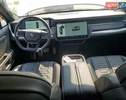 Белый Rivian R1S, объемом двигателя 0 л и пробегом 5 тыс. км за 21000 $, фото 7 на Automoto.ua