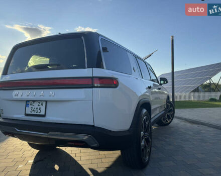 Белый Rivian R1S, объемом двигателя 0 л и пробегом 3 тыс. км за 75000 $, фото 35 на Automoto.ua