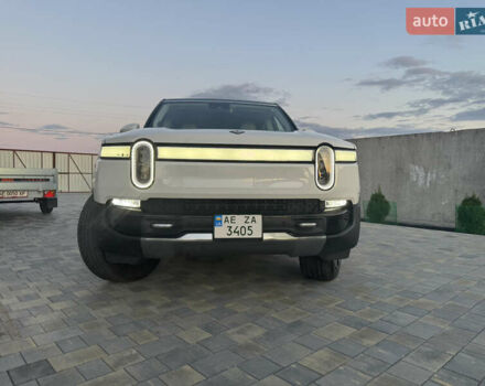 Белый Rivian R1S, объемом двигателя 0 л и пробегом 3 тыс. км за 75000 $, фото 4 на Automoto.ua