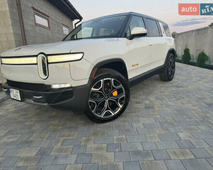 Белый Rivian R1S, объемом двигателя 0 л и пробегом 3 тыс. км за 75000 $, фото 2 на Automoto.ua