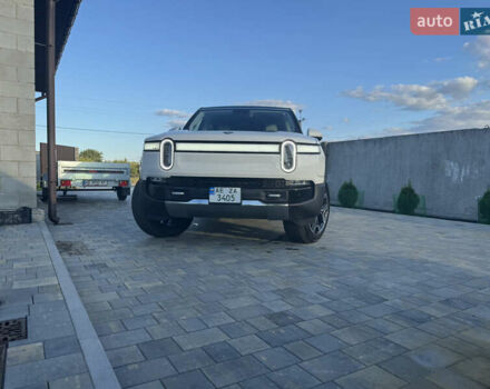 Белый Rivian R1S, объемом двигателя 0 л и пробегом 3 тыс. км за 75000 $, фото 39 на Automoto.ua