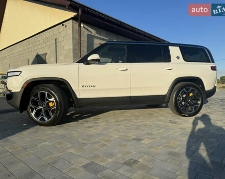 Белый Rivian R1S, объемом двигателя 0 л и пробегом 3 тыс. км за 75000 $, фото 34 на Automoto.ua