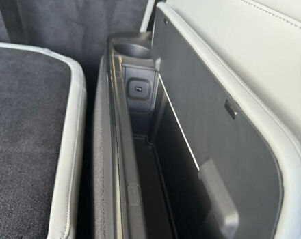 Білий Rivian R1S, об'ємом двигуна 0 л та пробігом 3 тис. км за 75000 $, фото 24 на Automoto.ua