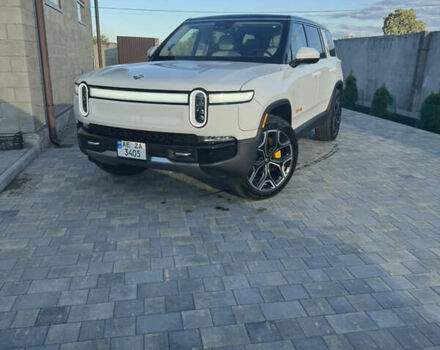 Белый Rivian R1S, объемом двигателя 0 л и пробегом 3 тыс. км за 75000 $, фото 40 на Automoto.ua