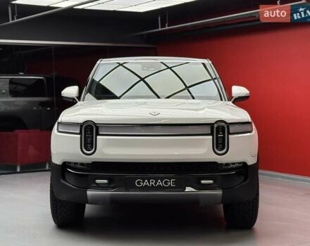 Белый Rivian R1S, объемом двигателя 0 л и пробегом 21 тыс. км за 44900 $, фото 1 на Automoto.ua