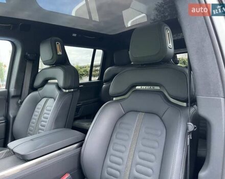 Rivian R1S 2022 в Киеве на Automoto.ua Белый Rivian R1S, объемом двигателя 0 л и пробегом 23 тыс. км за 48500 $, фото 27 на Automoto.ua