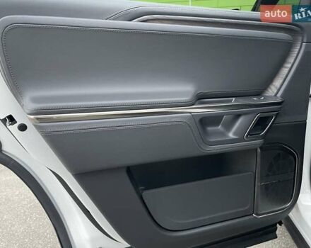 Rivian R1S 2022 в Киеве на Automoto.ua Белый Rivian R1S, объемом двигателя 0 л и пробегом 23 тыс. км за 48500 $, фото 55 на Automoto.ua