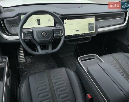 Rivian R1S 2022 в Киеве на Automoto.ua Белый Rivian R1S, объемом двигателя 0 л и пробегом 23 тыс. км за 48500 $, фото 30 на Automoto.ua