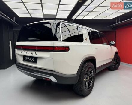 Белый Rivian R1S, объемом двигателя 0 л и пробегом 21 тыс. км за 44900 $, фото 18 на Automoto.ua
