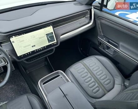 Rivian R1S 2022 в Киеве на Automoto.ua Белый Rivian R1S, объемом двигателя 0 л и пробегом 23 тыс. км за 48500 $, фото 33 на Automoto.ua