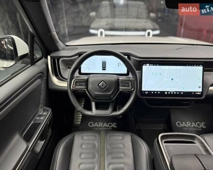 Белый Rivian R1S, объемом двигателя 0 л и пробегом 21 тыс. км за 44900 $, фото 40 на Automoto.ua