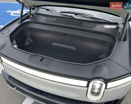 Rivian R1S 2022 в Киеве на Automoto.ua Белый Rivian R1S, объемом двигателя 0 л и пробегом 23 тыс. км за 48500 $, фото 43 на Automoto.ua