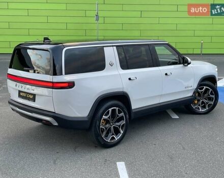 Rivian R1S 2022 в Киеве на Automoto.ua Белый Rivian R1S, объемом двигателя 0 л и пробегом 23 тыс. км за 48500 $, фото 8 на Automoto.ua