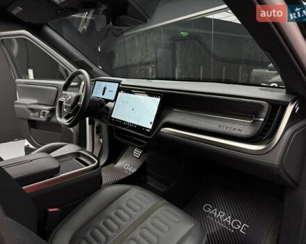 Белый Rivian R1S, объемом двигателя 0 л и пробегом 21 тыс. км за 44900 $, фото 70 на Automoto.ua