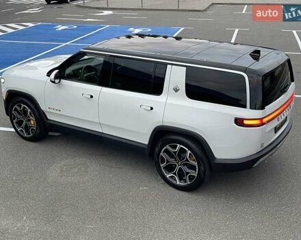 Rivian R1S 2022 в Киеве на Automoto.ua Белый Rivian R1S, объемом двигателя 0 л и пробегом 23 тыс. км за 48500 $, фото 59 на Automoto.ua