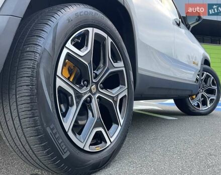 Rivian R1S 2022 в Киеве на Automoto.ua Белый Rivian R1S, объемом двигателя 0 л и пробегом 23 тыс. км за 48500 $, фото 10 на Automoto.ua