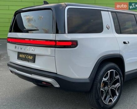 Rivian R1S 2022 в Киеве на Automoto.ua Белый Rivian R1S, объемом двигателя 0 л и пробегом 23 тыс. км за 48500 $, фото 9 на Automoto.ua