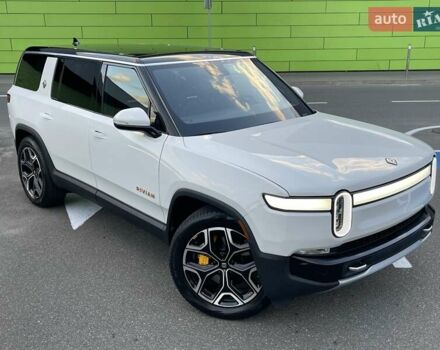Rivian R1S 2022 в Киеве на Automoto.ua Белый Rivian R1S, объемом двигателя 0 л и пробегом 23 тыс. км за 48500 $, фото 4 на Automoto.ua