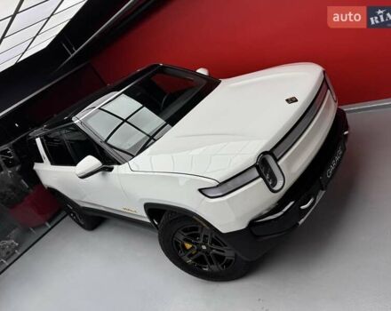 Белый Rivian R1S, объемом двигателя 0 л и пробегом 21 тыс. км за 44900 $, фото 15 на Automoto.ua