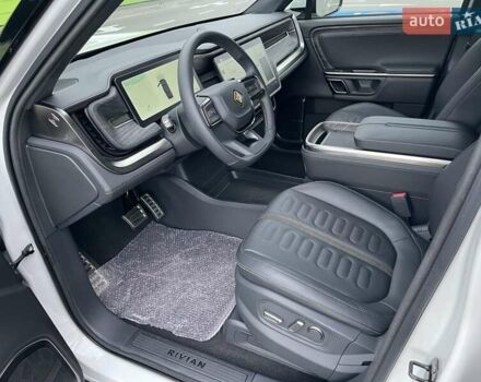 Rivian R1S 2022 в Киеве на Automoto.ua Белый Rivian R1S, объемом двигателя 0 л и пробегом 23 тыс. км за 48500 $, фото 22 на Automoto.ua