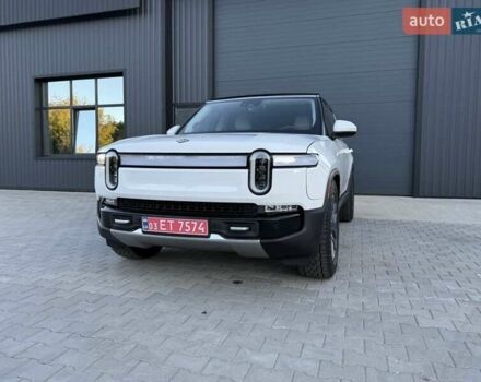 Rivian R1S 2023 в Дубно на Automoto.ua Белый Rivian R1S, объемом двигателя 0 л и пробегом 19 тыс. км за 47777 $, фото 22 на Automoto.ua