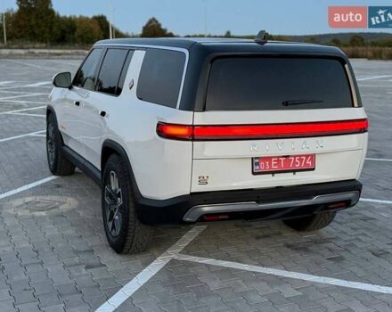 Rivian R1S 2023 в Дубно на Automoto.ua Белый Rivian R1S, объемом двигателя 0 л и пробегом 19 тыс. км за 47777 $, фото 43 на Automoto.ua
