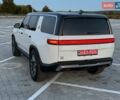 Rivian R1S 2023 в Дубно на Automoto.ua Белый Rivian R1S, объемом двигателя 0 л и пробегом 19 тыс. км за 47777 $, фото 43 на Automoto.ua