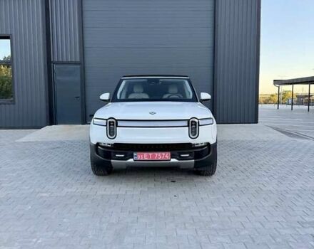 Rivian R1S 2023 в Дубно на Automoto.ua Белый Rivian R1S, объемом двигателя 0 л и пробегом 19 тыс. км за 47777 $, фото 29 на Automoto.ua