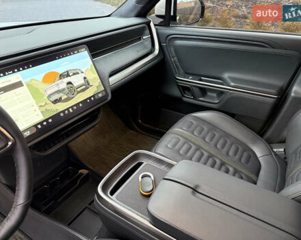 Білий Rivian R1S, об'ємом двигуна 0 л та пробігом 35 тис. км за 55000 $, фото 19 на Automoto.ua