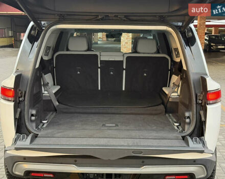 Белый Rivian R1S, объемом двигателя 0 л и пробегом 35 тыс. км за 58000 $, фото 24 на Automoto.ua