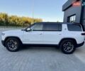Rivian R1S 2023 в Дубно на Automoto.ua Белый Rivian R1S, объемом двигателя 0 л и пробегом 19 тыс. км за 47777 $, фото 21 на Automoto.ua