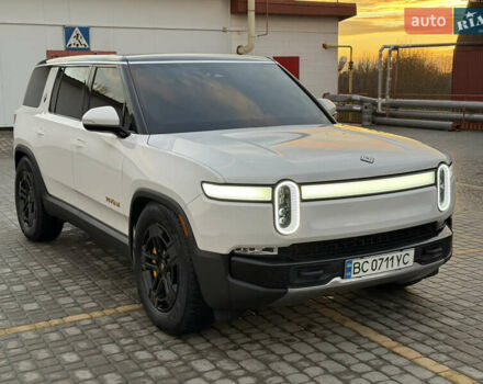 Белый Rivian R1S, объемом двигателя 0 л и пробегом 35 тыс. км за 58000 $, фото 2 на Automoto.ua
