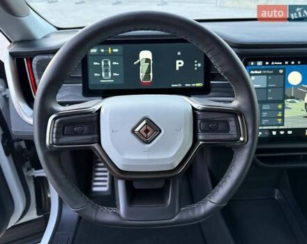Rivian R1S 2023 в Дубно на Automoto.ua Белый Rivian R1S, объемом двигателя 0 л и пробегом 19 тыс. км за 47777 $, фото 174 на Automoto.ua