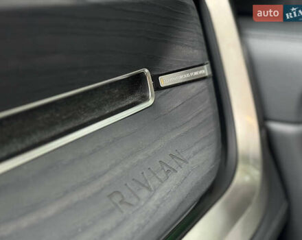 Белый Rivian R1S, объемом двигателя 0 л и пробегом 21 тыс. км за 55000 $, фото 16 на Automoto.ua