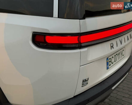 Белый Rivian R1S, объемом двигателя 0 л и пробегом 35 тыс. км за 58000 $, фото 7 на Automoto.ua