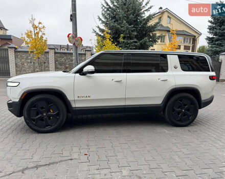 Белый Rivian R1S, объемом двигателя 0 л и пробегом 21 тыс. км за 55000 $, фото 1 на Automoto.ua