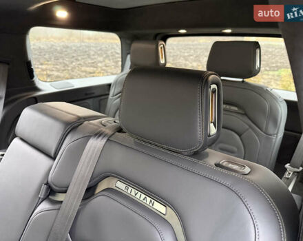 Білий Rivian R1S, об'ємом двигуна 0 л та пробігом 35 тис. км за 55000 $, фото 24 на Automoto.ua