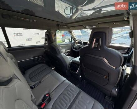 Белый Rivian R1S, объемом двигателя 0 л и пробегом 25 тыс. км за 24000 $, фото 5 на Automoto.ua