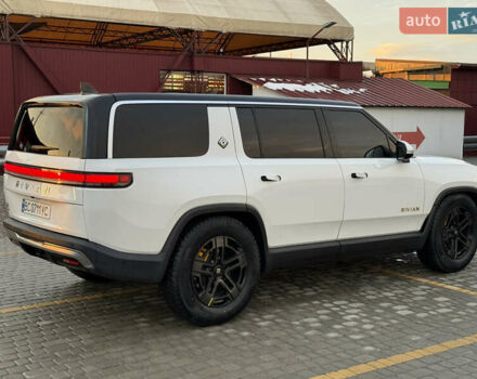 Белый Rivian R1S, объемом двигателя 0 л и пробегом 35 тыс. км за 58000 $, фото 4 на Automoto.ua
