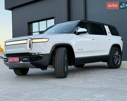 Rivian R1S 2023 в Дубно на Automoto.ua Белый Rivian R1S, объемом двигателя 0 л и пробегом 19 тыс. км за 47777 $, фото 71 на Automoto.ua