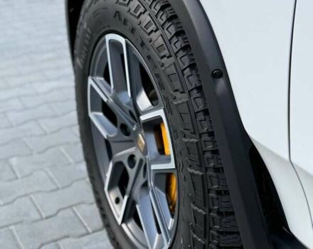 Rivian R1S 2023 в Дубно на Automoto.ua Белый Rivian R1S, объемом двигателя 0 л и пробегом 19 тыс. км за 47777 $, фото 64 на Automoto.ua