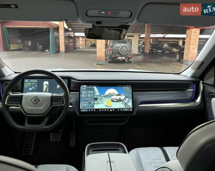 Белый Rivian R1S, объемом двигателя 0 л и пробегом 35 тыс. км за 58000 $, фото 16 на Automoto.ua