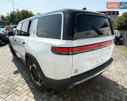 Белый Rivian R1S, объемом двигателя 0 л и пробегом 25 тыс. км за 24000 $, фото 1 на Automoto.ua