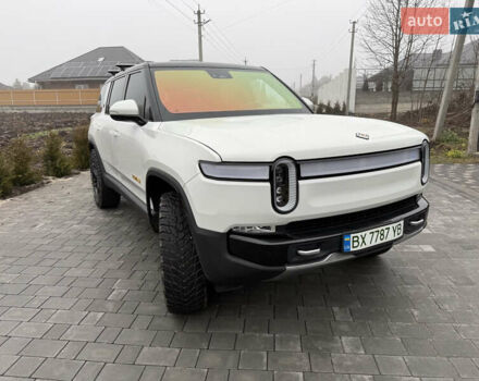 Білий Rivian R1S, об'ємом двигуна 0 л та пробігом 35 тис. км за 55000 $, фото 3 на Automoto.ua