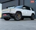 Rivian R1S 2023 в Дубно на Automoto.ua Белый Rivian R1S, объемом двигателя 0 л и пробегом 19 тыс. км за 47777 $, фото 77 на Automoto.ua