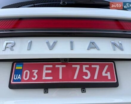 Rivian R1S 2023 в Дубно на Automoto.ua Белый Rivian R1S, объемом двигателя 0 л и пробегом 19 тыс. км за 47777 $, фото 48 на Automoto.ua