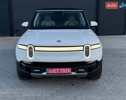 Rivian R1S 2023 в Дубно на Automoto.ua Белый Rivian R1S, объемом двигателя 0 л и пробегом 19 тыс. км за 47777 $, фото 12 на Automoto.ua