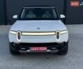 Rivian R1S 2023 в Дубно на Automoto.ua Белый Rivian R1S, объемом двигателя 0 л и пробегом 19 тыс. км за 47777 $, фото 12 на Automoto.ua